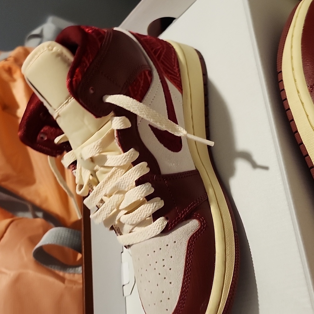 WMNS air jordan 1 se